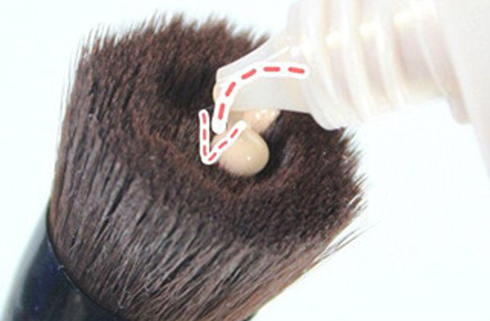 Brocha de base profesional — mango de madera natural