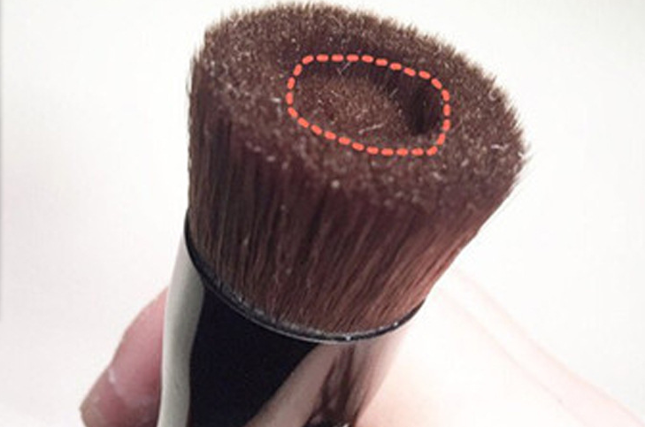 Brocha de base profesional — mango de madera natural